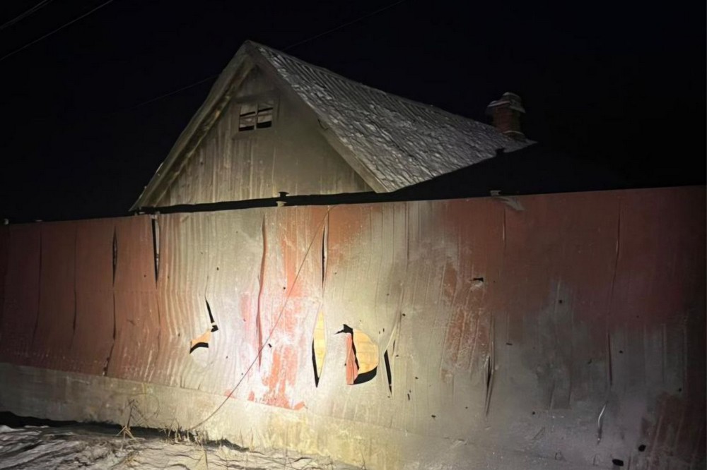 Ворог вдарив по Нікополю – є руйнування, також під обстрілами було Криворіжжя (фото) Ворог вдарив по Нікополю – є руйнування, також під обстрілами було Криворіжжя (фото)