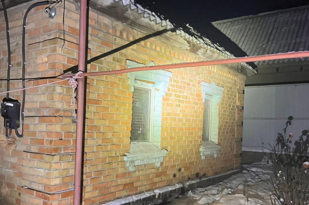 Ворог вдарив по Нікополю – є руйнування, також під обстрілами було Криворіжжя (фото) Ворог вдарив по Нікополю – є руйнування, також під обстрілами було Криворіжжя (фото)