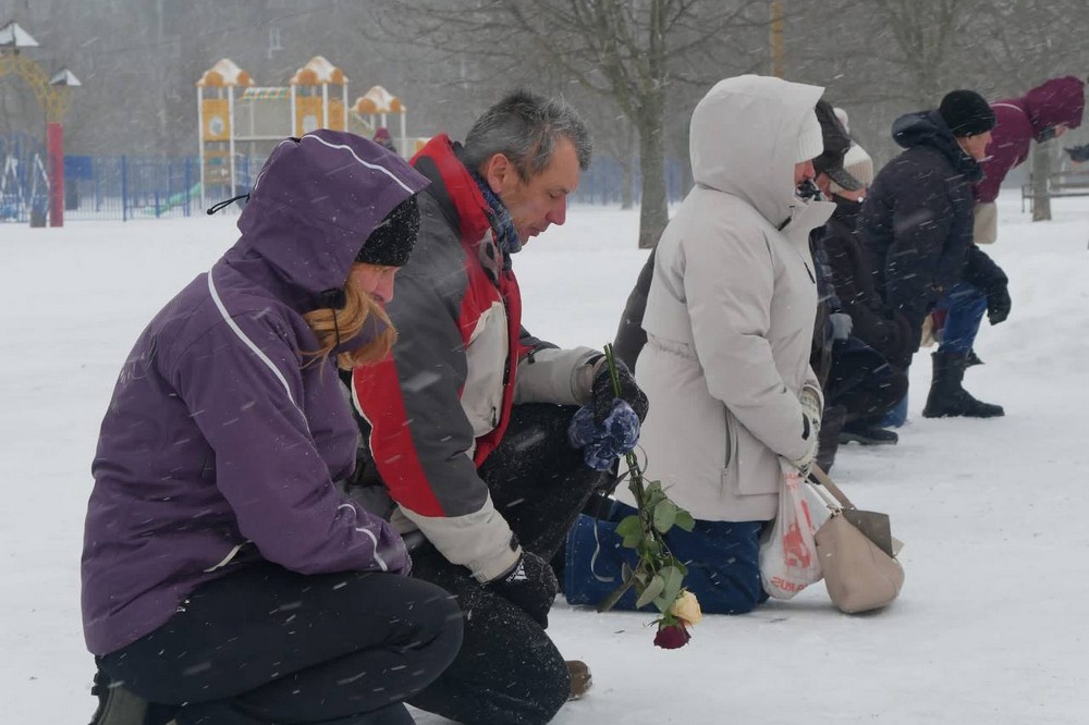 Загинув біля міста Слав’янськ: на Нікопольщині сьогодні провели в останню путь Героя (фото)
