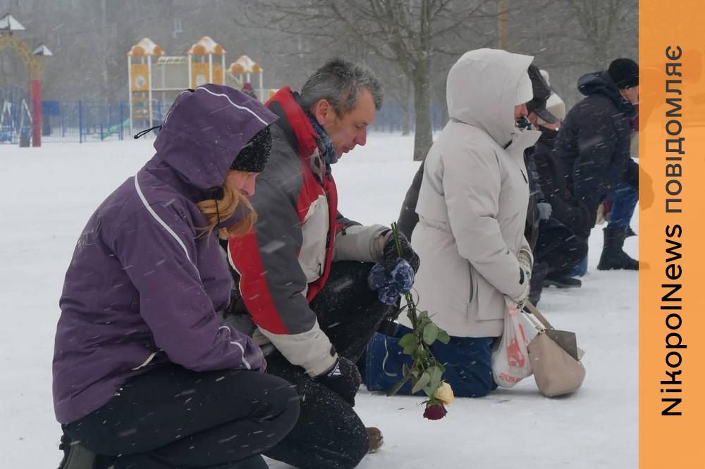 Загинув біля міста Слав’янськ: на Нікопольщині сьогодні провели в останню путь Героя (фото)