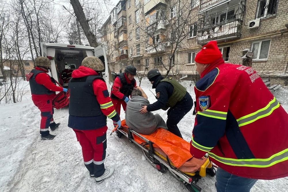 Окупанти вбили у Нікополі і поранили людей: фото