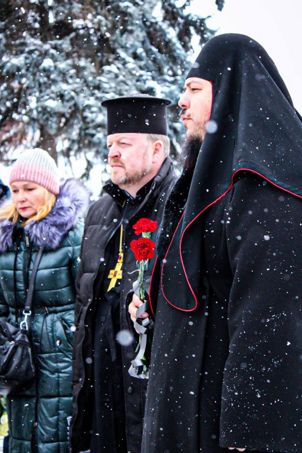 Священники ПЦУ Нікопольщини молитовно вшанували полеглих Захисників неба і взяли участь у нагородженні воїнів посмертно (фото)