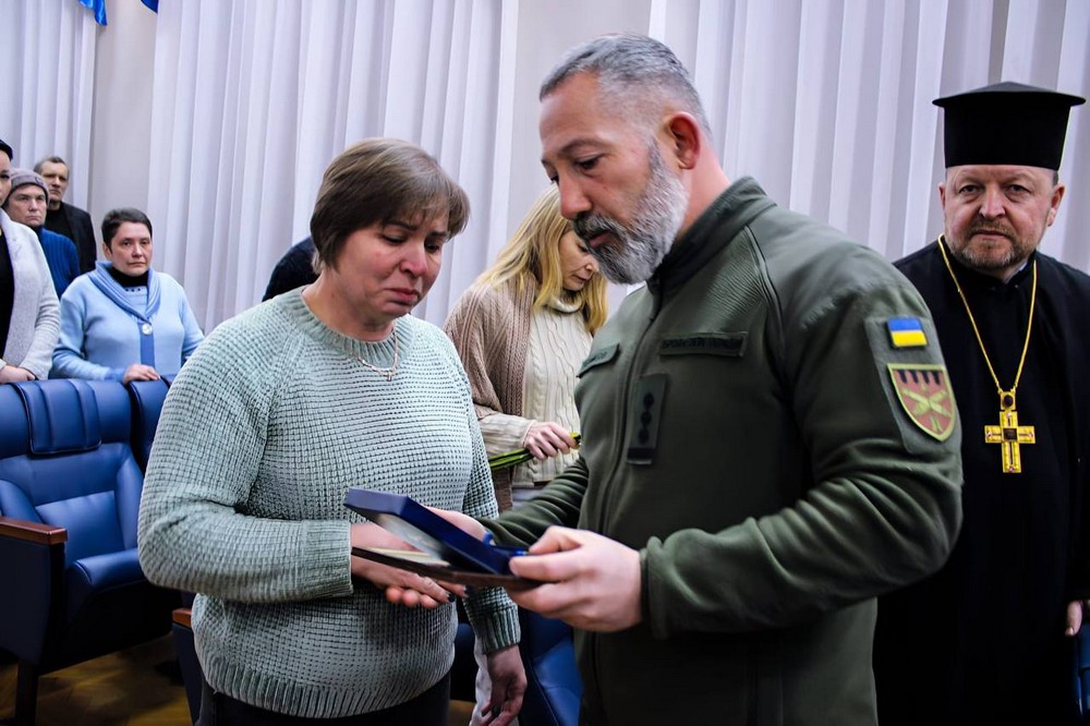 Священники ПЦУ Нікопольщини молитовно вшанували полеглих Захисників неба і взяли участь у нагородженні воїнів посмертно (фото)