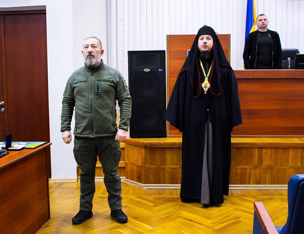 Священники ПЦУ Нікопольщини молитовно вшанували полеглих Захисників неба і взяли участь у нагородженні воїнів посмертно (фото)