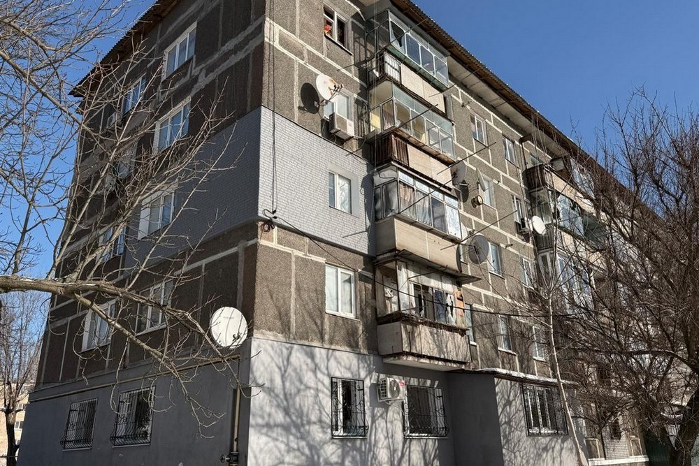 У Нікополі 5 поранених, побито 13 багатоповерхівок, музей, адмінбудівлі, магазини, також є поранені на Синельниківщині сьогодні (фото)