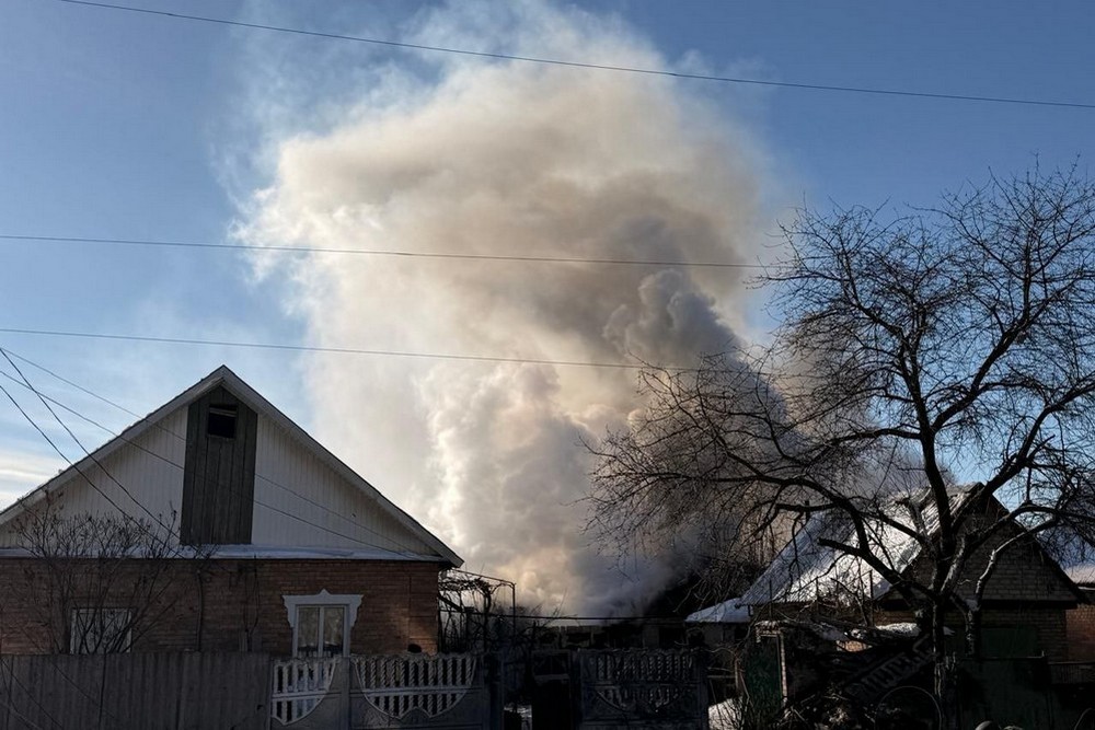 У Нікополі 5 поранених, побито 13 багатоповерхівок, музей, адмінбудівлі, магазини, також є поранені на Синельниківщині сьогодні (фото)