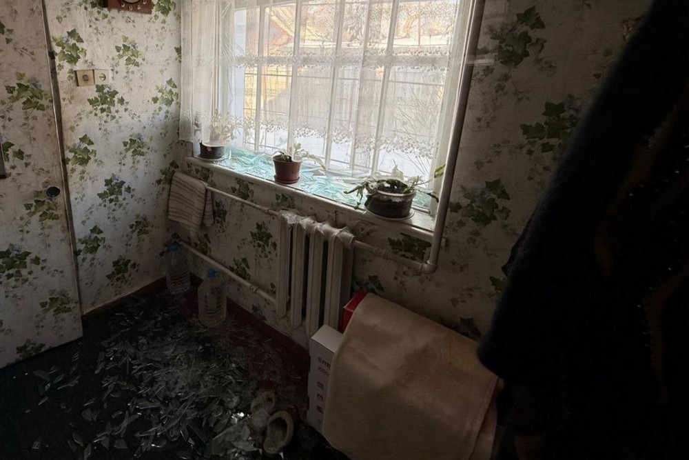 У Нікополі 5 поранених, побито 13 багатоповерхівок, музей, адмінбудівлі, магазини, також є поранені на Синельниківщині сьогодні (фото)