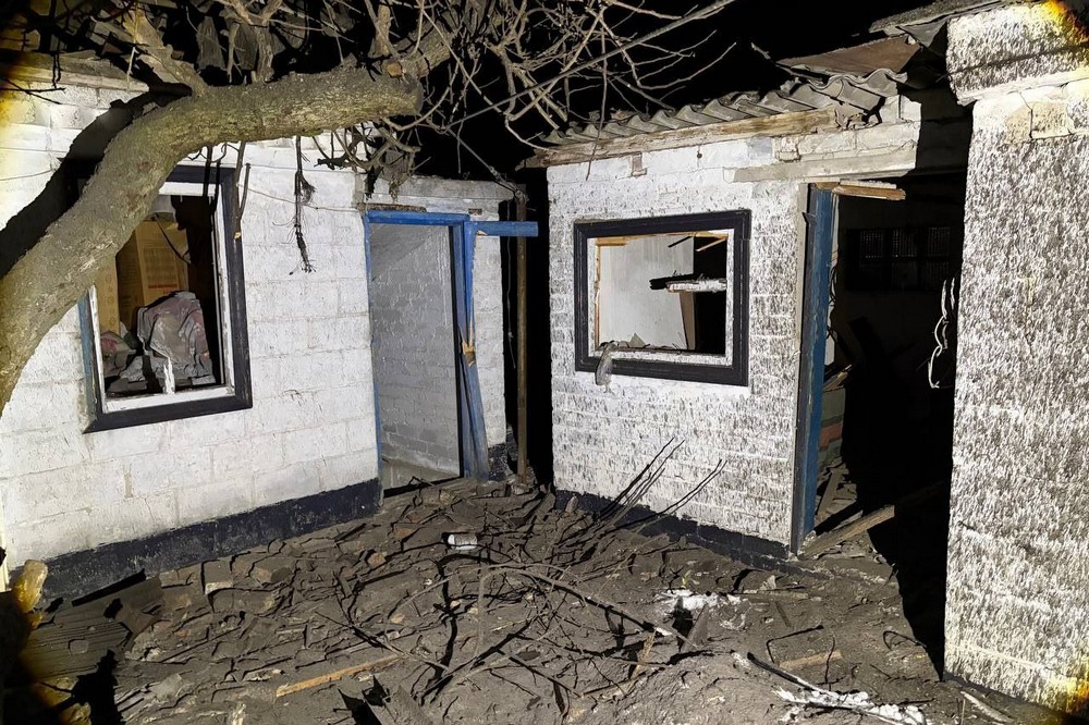 Ворог обстріляв Нікопольщину і  масовано атакував область з повітря  – є поранені і руйнування