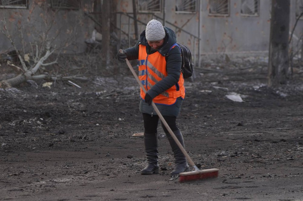 Ворожий удар по Дніпру 20 січня: є поранені і руйнування, виникла масштабна пожежа (фото)