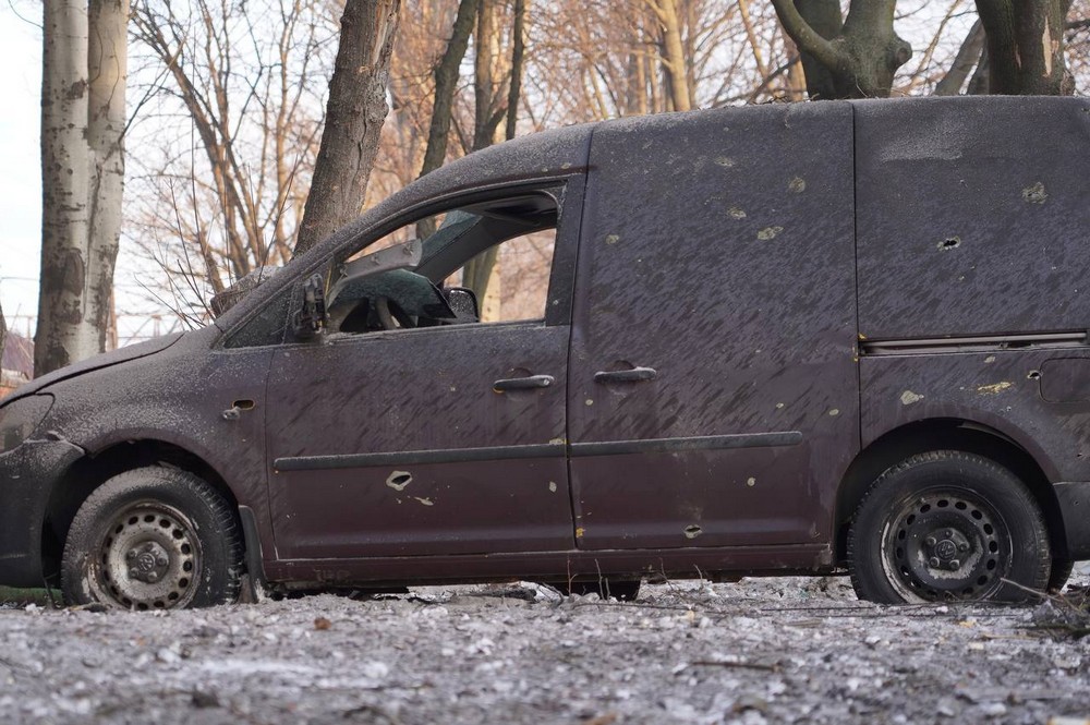 Ворожий удар по Дніпру 20 січня: є поранені і руйнування, виникла масштабна пожежа (фото)