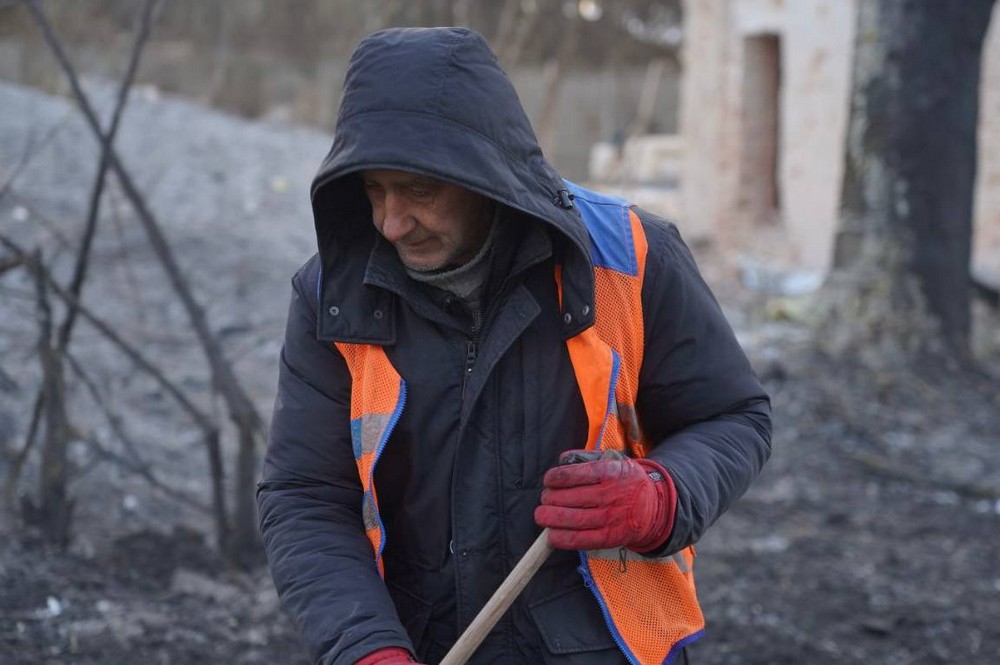 Ворожий удар по Дніпру 20 січня: є поранені і руйнування, виникла масштабна пожежа (фото)