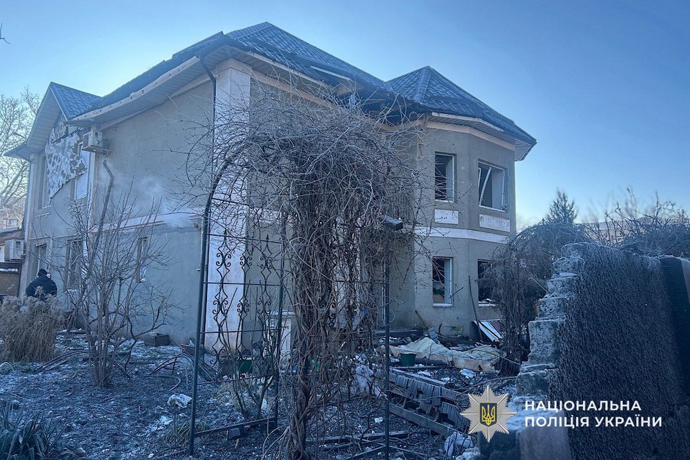 Ворог обстріляв Нікополь і район, Кривий Ріг і Синельниківщину: є жертви і руйнування (фото)