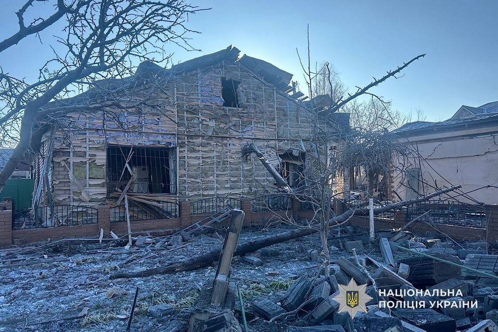 Ворог обстріляв Нікополь і район, Кривий Ріг і Синельниківщину: є жертви і руйнування (фото)