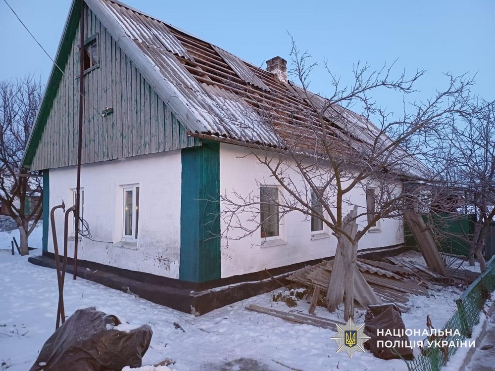 Ворог обстріляв Нікополь і район, Кривий Ріг і Синельниківщину: є жертви і руйнування (фото)