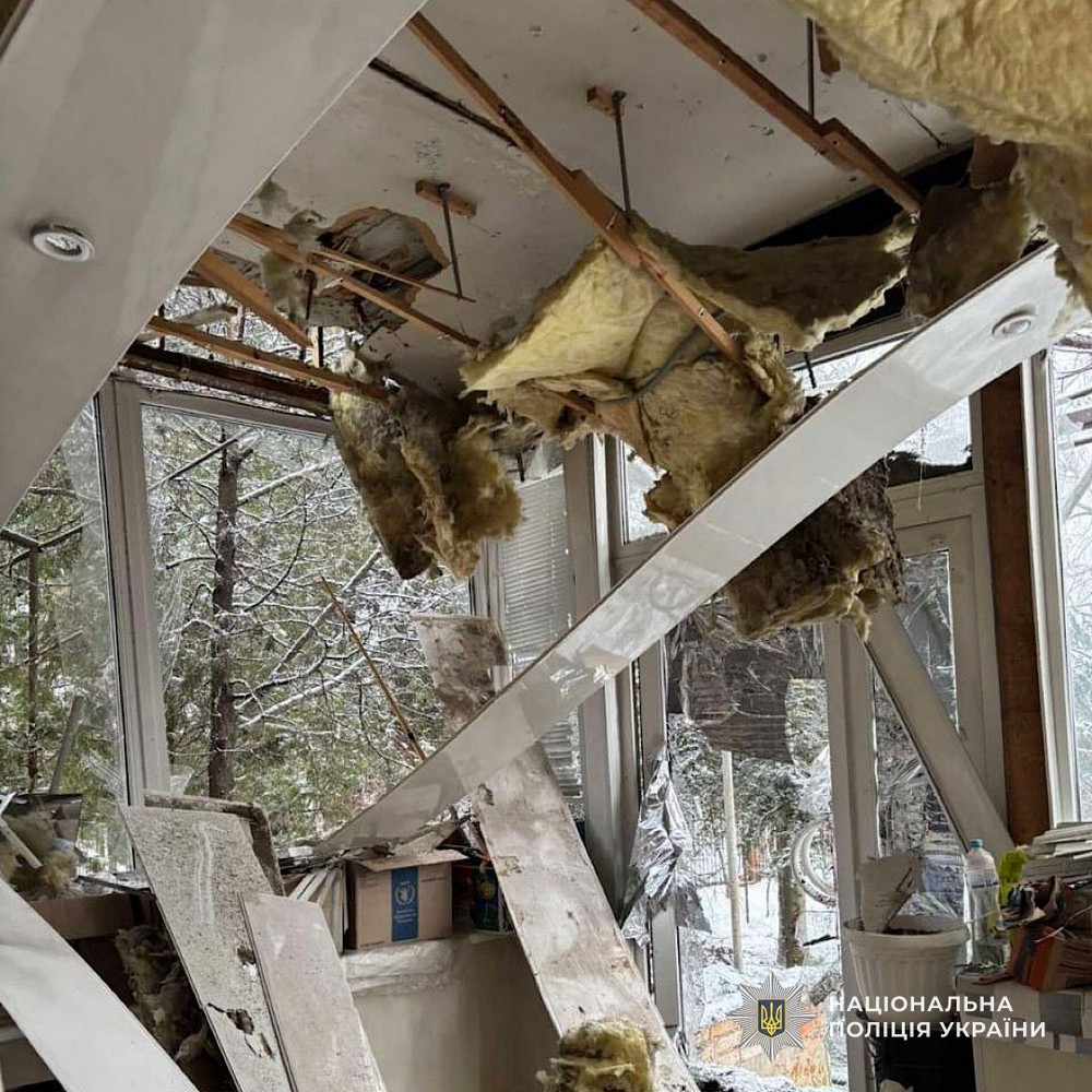 Ворог обстріляв Нікополь і район, Кривий Ріг і Синельниківщину: є жертви і руйнування (фото)