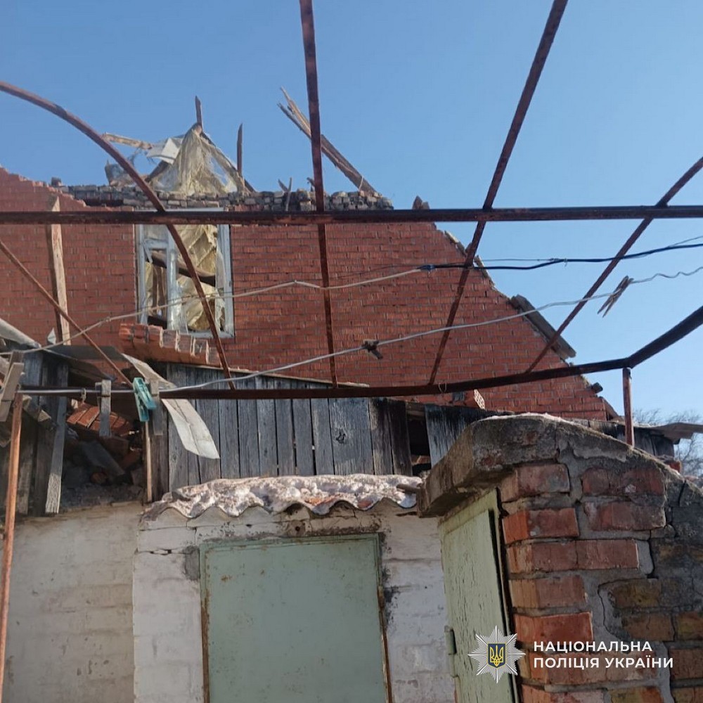 Понад 60 ударів по Нікополю і району, є поранені у Кривому Розі і на Синельниківщині – поліція показала наслідки ворожих атак за добу