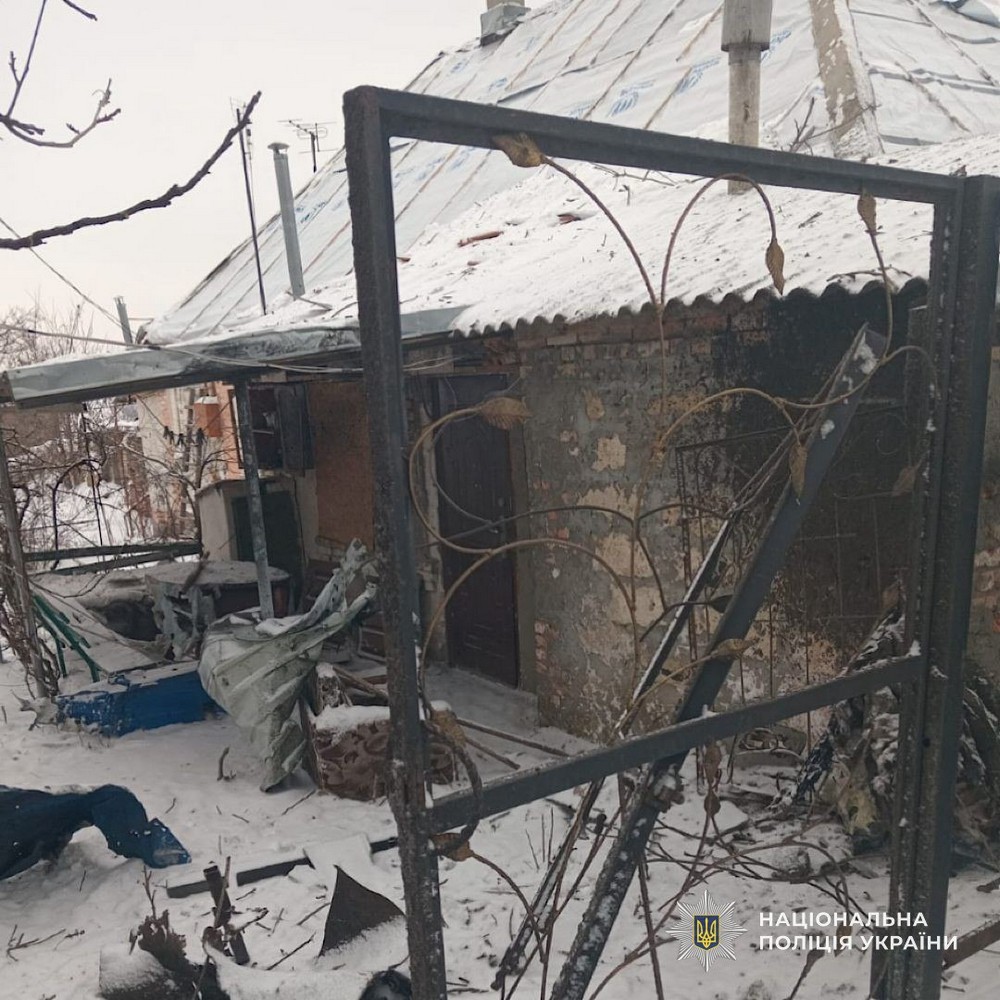 Понад 60 ударів по Нікополю і району, є поранені у Кривому Розі і на Синельниківщині – поліція показала наслідки ворожих атак за добу