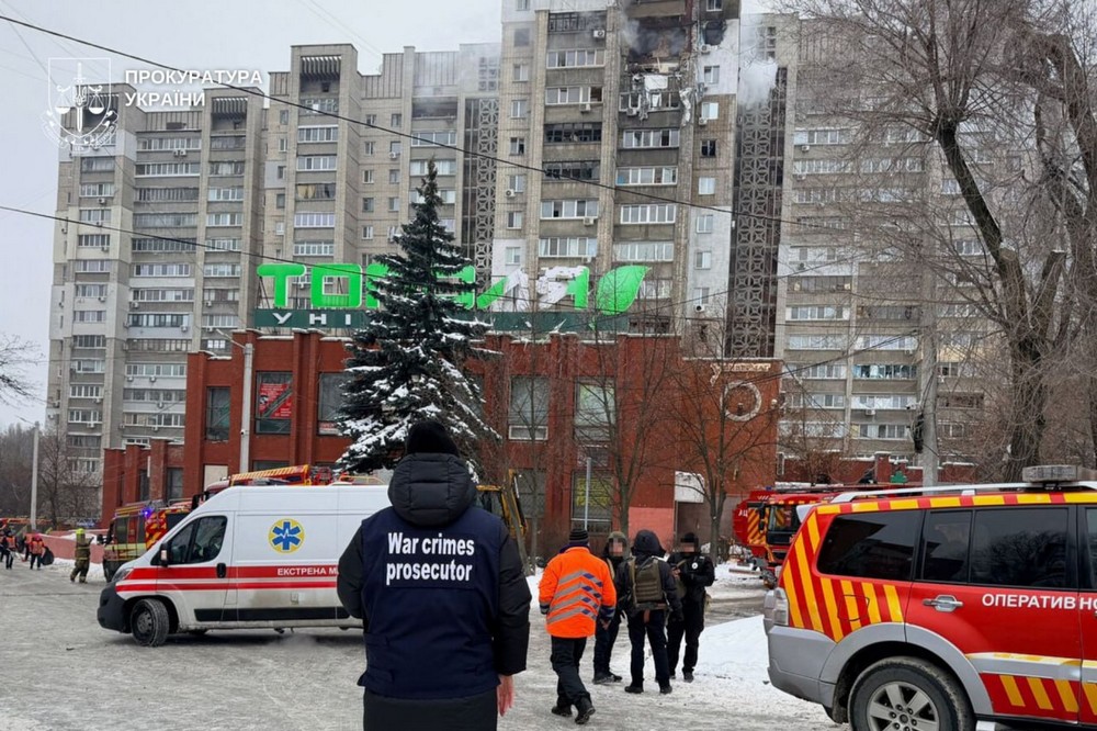 Близько 20 поранених, серед них діти: удари по Дніпру і Кривому Рогу прокоментували правоохоронці (фото)