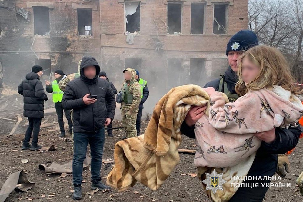 Близько 20 поранених, серед них діти: удари по Дніпру і Кривому Рогу прокоментували правоохоронці (фото)