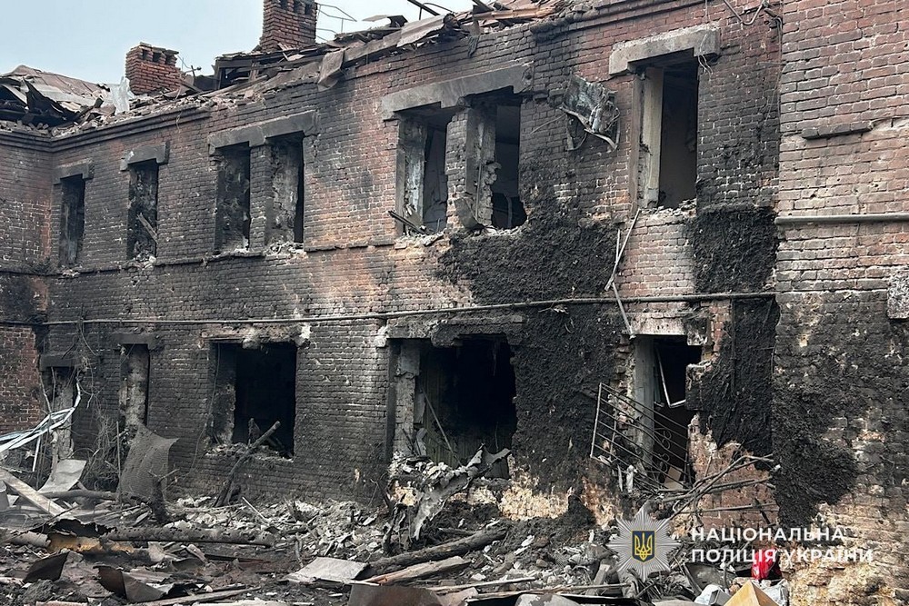 Близько 20 поранених, серед них діти: удари по Дніпру і Кривому Рогу прокоментували правоохоронці (фото)