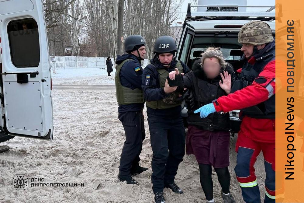 Смертельний обстріл Нікопольщини 23 січня прокоментували у ДСНС: рятувальники допомагали людям