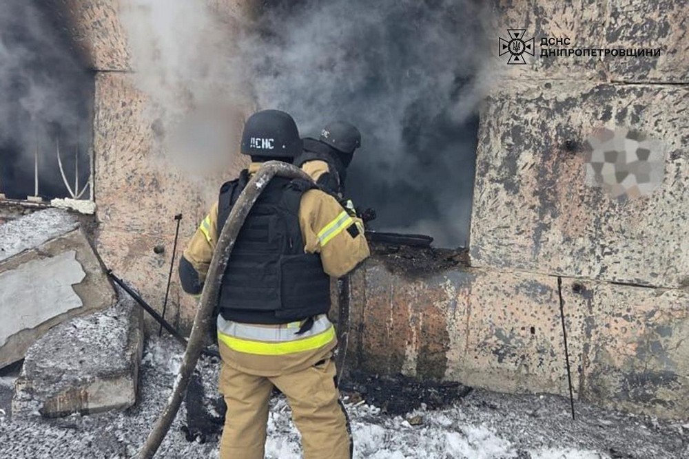 Смертельний обстріл Нікопольщини 23 січня прокоментували у ДСНС: рятувальники допомагали людям Смертельний обстріл Нікопольщини 23 січня прокоментували у ДСНС: рятувальники допомагали людям