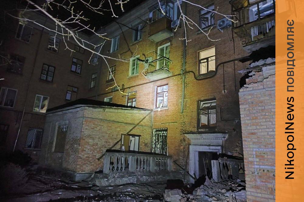 У Нікополі побито багатоповерхівку, в районі – 12 приватних будинків внаслідок нічних обстрілів 26 січня