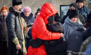 Вклонитися Герою прийшло багато людей… На Нікопольщині сьогодні провели в останню путь Захисника (фото)