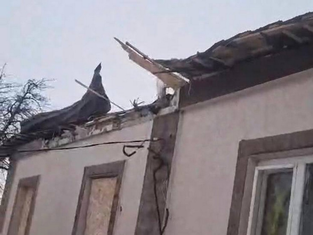 Ворог вдарив по Нікопольщині з РСЗВ «Град», є загиблий і поранені у Синельниківському районі, під ударами були також Кривий Ріг, Кам'янське і Павлоградщина Ворог вдарив по Нікопольщині з РСЗВ «Град», є загиблий і поранені у Синельниківському районі, під ударами були також Кривий Ріг, Кам'янське і Павлоградщина