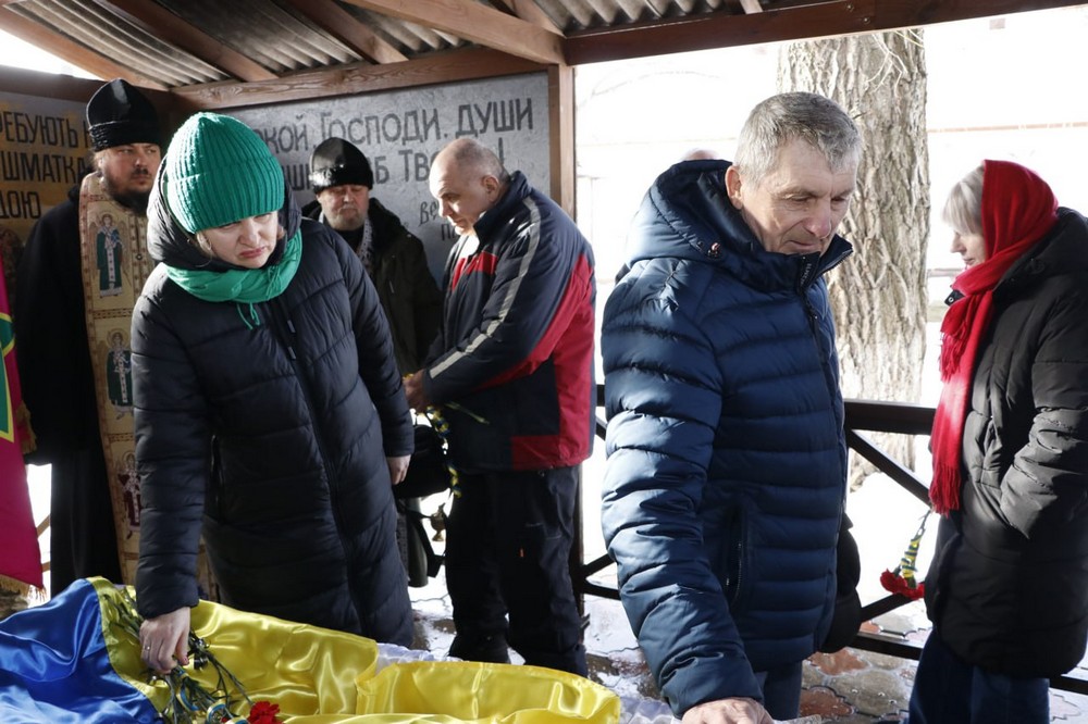 Свідомо став на захист країни і був батьком для своїх підлеглих: Нікополь сьогодні простився навіки з Героєм (фото)