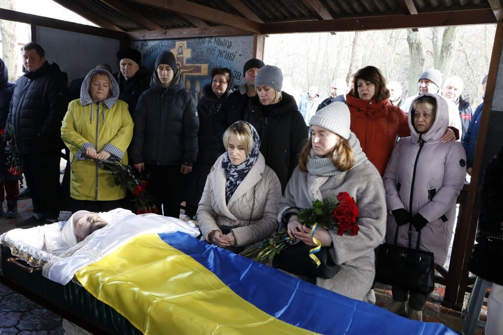 Свідомо став на захист країни і був батьком для своїх підлеглих: Нікополь сьогодні простився навіки з Героєм (фото)