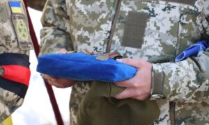 Свідомо став на захист країни і був батьком для своїх підлеглих: Нікополь сьогодні простився навіки з Героєм (фото)