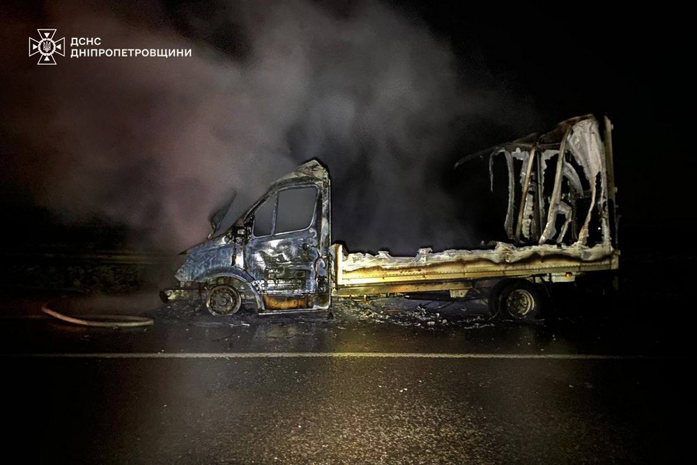 Є поранені, горіли будинок культури, кав’ярня, автомобілі: фото наслідків обстрілів Дніпропетровщини Є поранені, горіли будинок культури, кав’ярня, автомобілі: фото наслідків обстрілів Дніпропетровщини