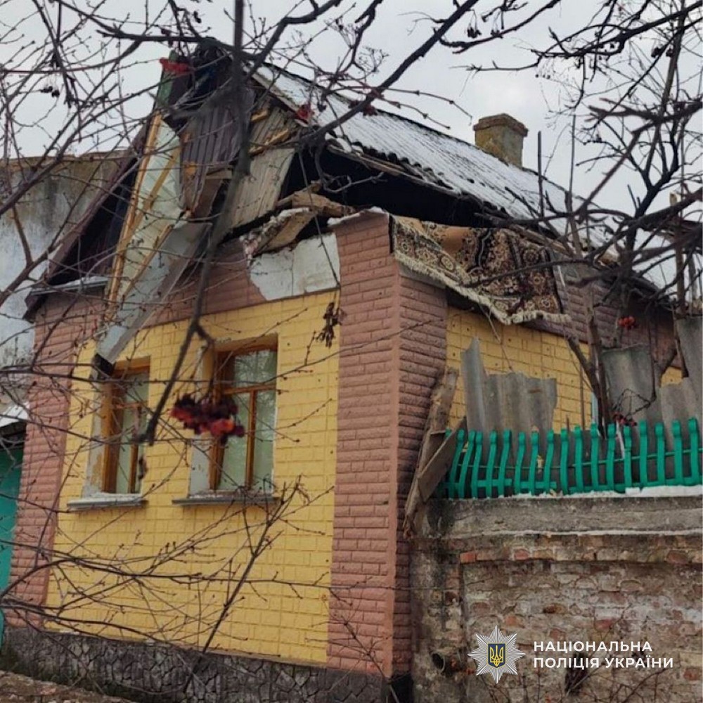 70 ударів по Нікопольщині, атака на авто, що перевозило хліб, поранені і руйнування в 5 районах області – поліція Дніпропетровщини про наслідки ворожого терору