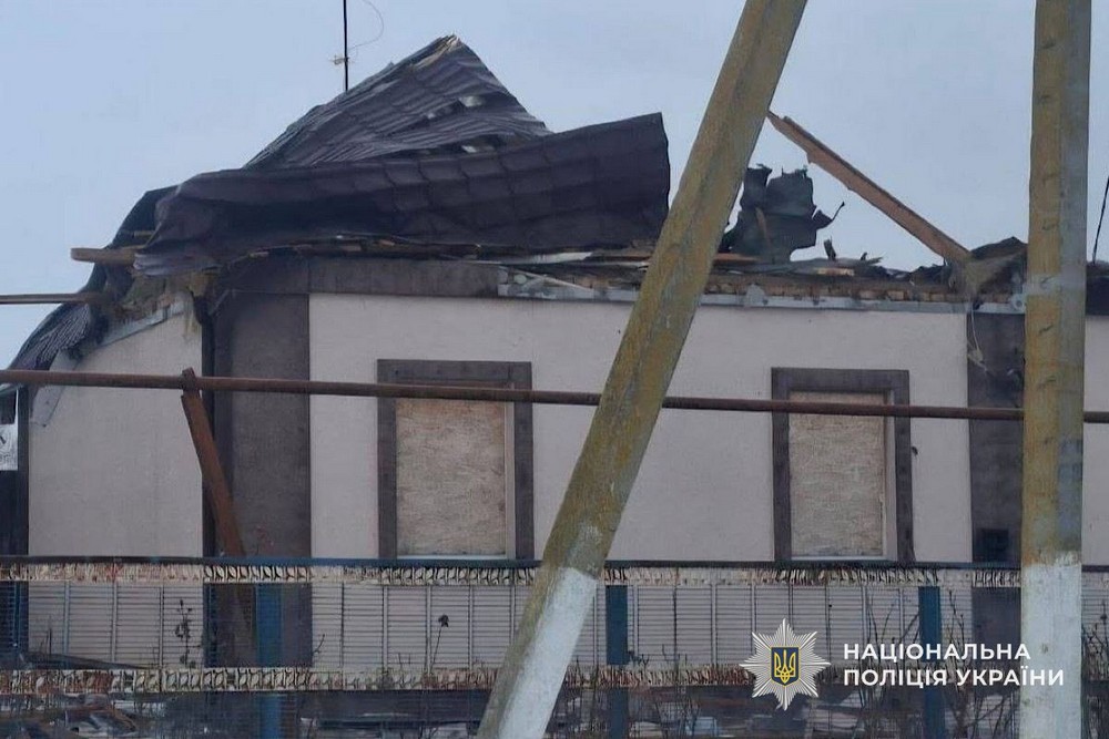 70 ударів по Нікопольщині, атака на авто, що перевозило хліб, поранені і руйнування в 5 районах області – поліція Дніпропетровщини про наслідки ворожого терору