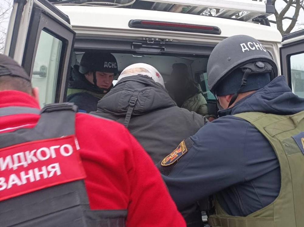 Вбитий і 7 поранених у Нікополі і районі, понівечено ринок, кафе, магазини, також під ударом була Синельниківщина Вбитий і 7 поранених у Нікополі і районі, понівечено ринок, кафе, магазини, також під ударом була Синельниківщина