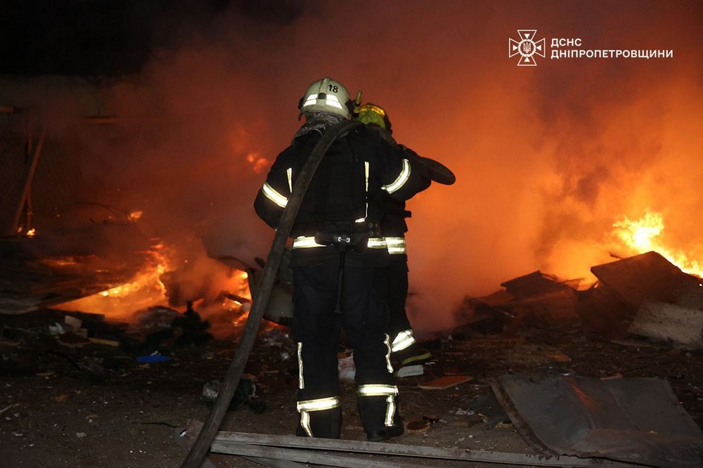 Є постраждалі, сталися пожежі: ворог атакував три райони Дніпропетровщини (фото) 1 три райони Дніпропетровщини 8