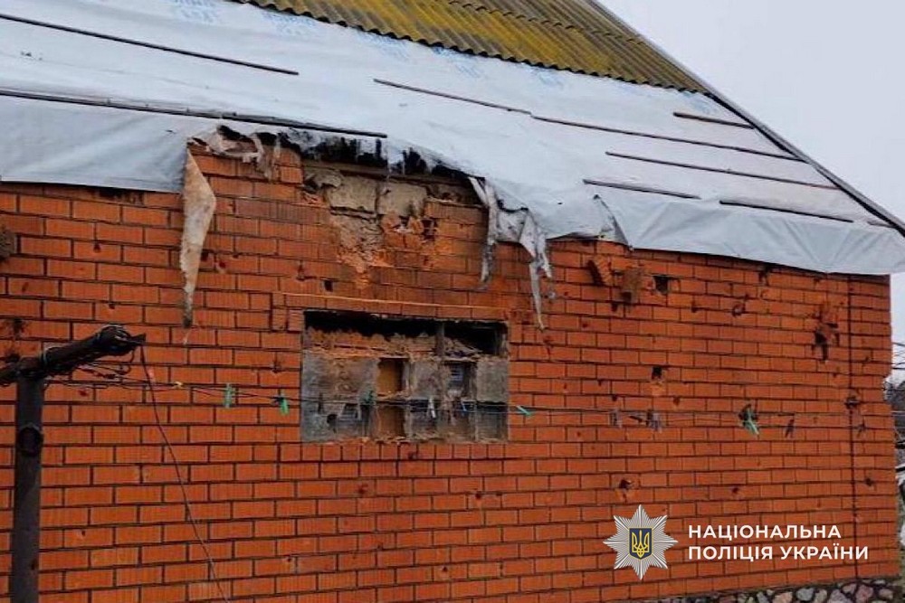 Майже 80 ударів по Нікопольщині, атаки на Дніпро, Криворіжжя і Синельниківщину – поліція зафіксувала наслідки (фото)