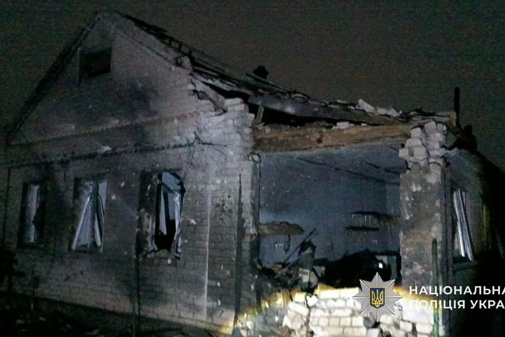 На Нікопольщині побито підприємство, двоє поранених на Синельниківщині – поліція про наслідки ворожих атак за добу На Нікопольщині побито підприємство, двоє поранених на Синельниківщині – поліція про наслідки ворожих атак за добу