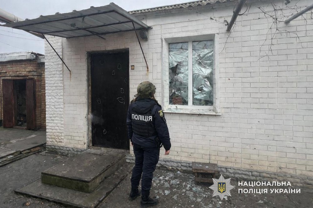 Майже 80 ударів по Нікопольщині, атаки на Дніпро, Криворіжжя і Синельниківщину – поліція зафіксувала наслідки (фото)