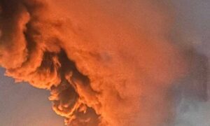 Ворог атакує Дніпро БпЛА: є влучання у багатоповерхівку, горять дитячий садочок і профтех