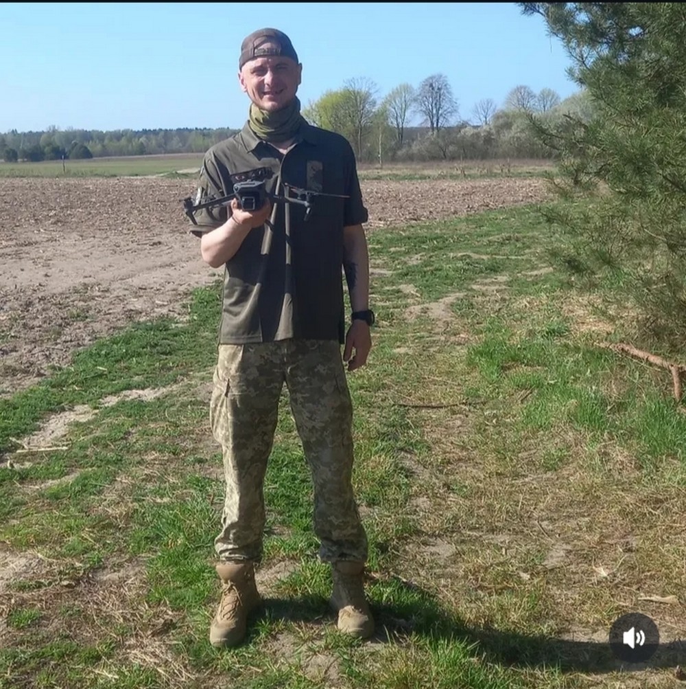 «Кожного ранку присилав кружечок: «Мамуль, я живий, в мене все добре». А потім мене сповістили, що Андрюшки немає…». Історії загиблих Героїв Нікопольщини: Андрій Мілер, Покров, 25 років