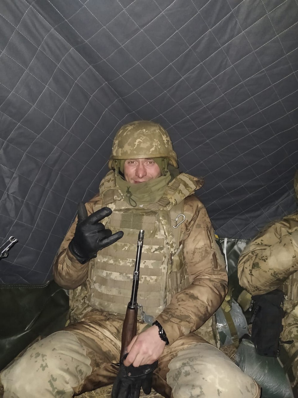 «Кожного ранку присилав кружечок: «Мамуль, я живий, в мене все добре». А потім мене сповістили, що Андрюшки немає…». Історії загиблих Героїв Нікопольщини: Андрій Мілер, Покров, 25 років