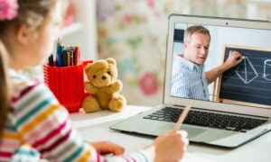 Через перевищення порогу ГРВІ і грип у Покрові та низці інших міст області школярі переведені на дистанційне навчання