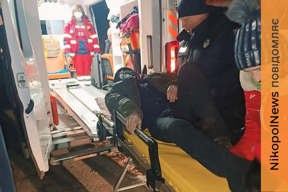 Чоловік замерзав у своїй оселі на Дніпропетровщині: його встигли врятувати (фото) 1 Чоловік замерзав у своїй оселі на Дніпропетровщині: його встигли врятувати (фото)