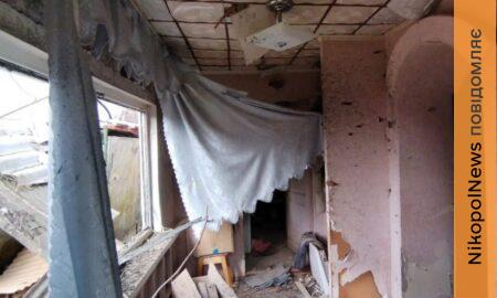 У Нікополі і районі побито 12 будинків, підприємства газогони і електромережі, на Синельниківщині є поранений і руйнування (фото)