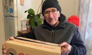 Гуманітарна допомога у Марганці: мешканці отримали 1440 продуктових наборів (фото)