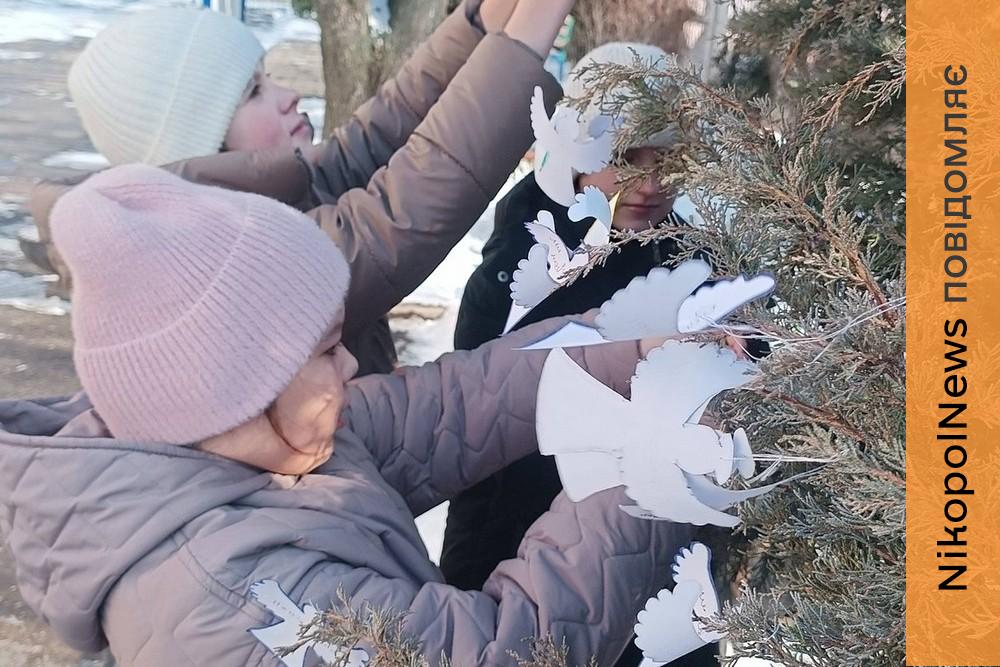 У Покрові сьогодні вшанували пам’ять Героїв Небесної Сотні (фото) 1 У Покрові сьогодні вшанували пам’ять Героїв Небесної Сотні (фото)