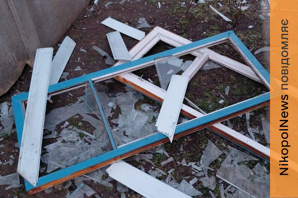 Ворог накрив Нікопольщину «Градом», є поранений у Павлоградському районі, на Синельниківщині пошкоджене пожежне депо (фото) 1 Ворог накрив Нікопольщину «Градом», є поранений у Павлоградському районі, на Синельниківщині пошкоджене пожежне депо (фото)