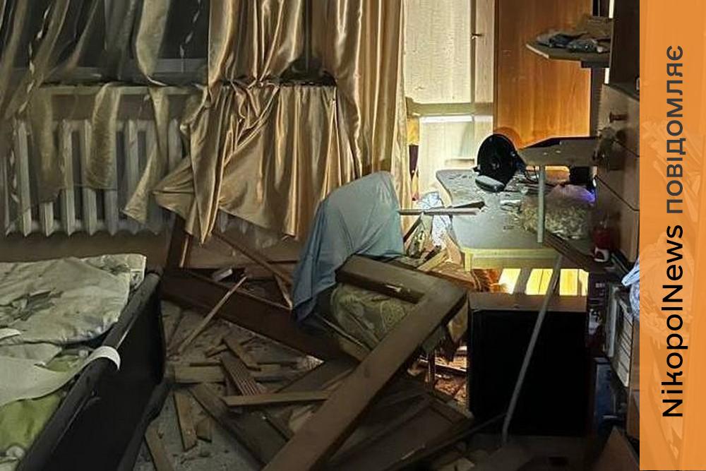 Нікополь і район, а також Синельниківщина, були під ворожими ударами вночі – є руйнування, сталася пожежа (фото) 1 Нікополь і район, а також Синельниківщина, були під ворожими ударами вночі – є руйнування, сталася пожежа (фото)